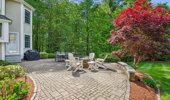 22 Elizabeth Way, Bedford, NH 03110