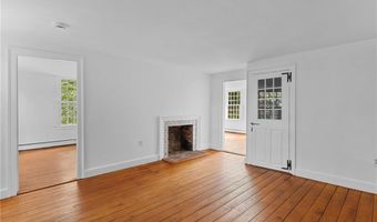 57 Farewell St, Newport, RI 02840