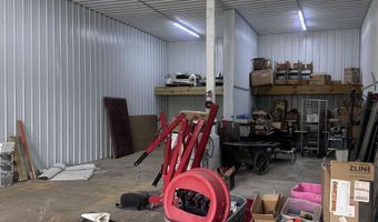 601 E 10th St, Alton, IA 51003