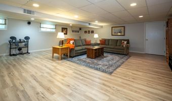 129 Dumbarton Hill Ct, Aberdeen, NJ 07747