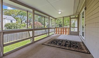19 Irondale St, Warwick, RI 02886