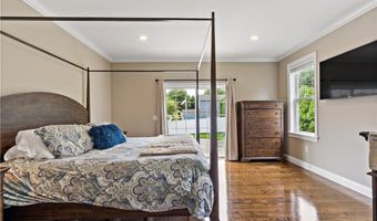 54 Michael Dr, Bristol, RI 02809