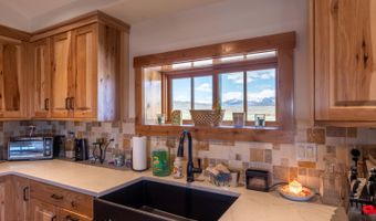 30 VISTA Rd, Cora, WY 82925