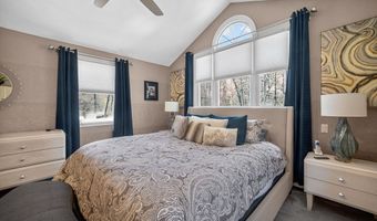 22 Mcrayne Hill Rd, Billerica, MA 01821