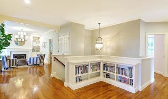 10 Owl Tree Ln, East Greenwich, RI 02818