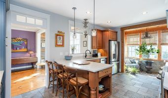 45 Third St, Newport, RI 02840