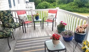 27 Sanderling Way, Middletown, RI 02842