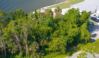 590 Hwy 98, Apalachicola, FL 32320