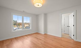 14 Fieldstone Ct 14, Bethel, CT 06801