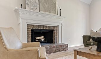 1121 COLONIAL Dr, Alabaster, AL 35007