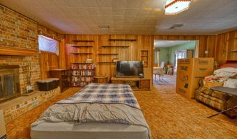 323 L St, Carlsbad, NM 88220