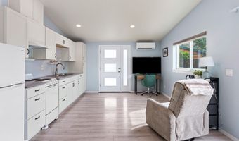 2087 NE Mistletoe Ct 1 & 2, Bend, OR 97701