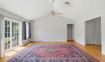 50 Hoskins Rd, Bloomfield, CT 06002