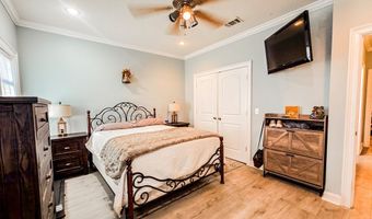 353 Alapaha River Dr, Alapaha, GA 31622