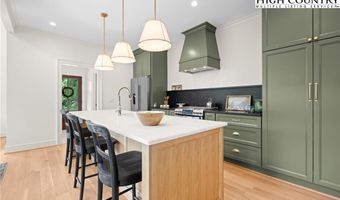 2181 Broadstone Rd, Banner Elk, NC 28604