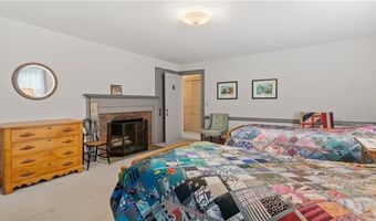 12 Lampercock Ln, Lincoln, RI 02865