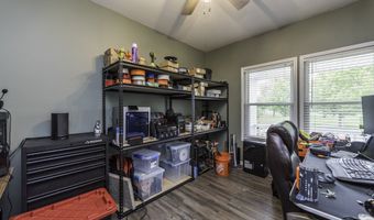686 Kennedy Dr, Antioch, IL 60002
