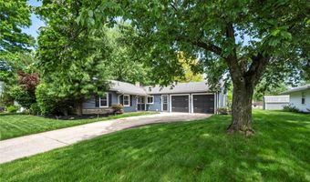 150 Greenbriar Dr, Aurora, OH 44202