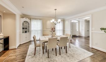 8806 FOX HILLS Trl, Potomac, MD 20854