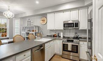 206 BOLTON Ct, Ambler, PA 19002