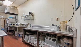 11 Benton Ave E, Albia, IA 52531