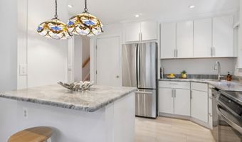 3 N Ridge Rd, Livingston, NJ 07039