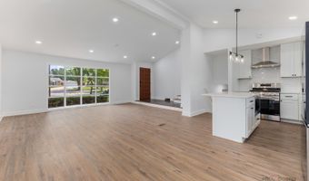 522 N Castle Rd, Addison, IL 60101