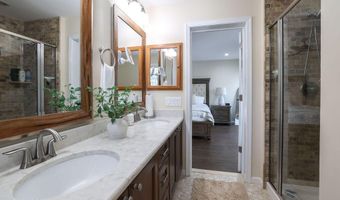 214 Iroquois Ave, Beach Haven, NJ 08008