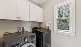2354 N QUEBEC St, Arlington, VA 22207