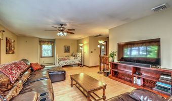 8 Whippoorwill Ln, Bethany, CT 06524