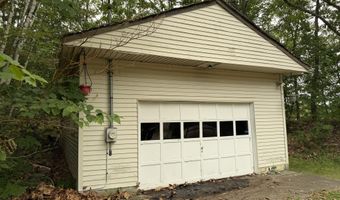 21 7th St, Auburn, ME 04210