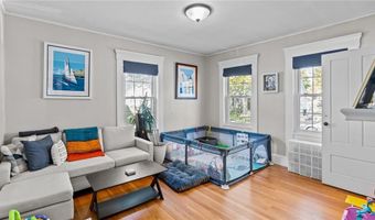 50 Charles St, Bristol, RI 02809