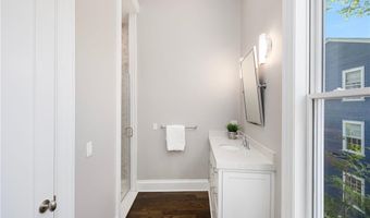 50 School St 5, Newport, RI 02840
