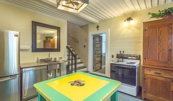 19 Leslie St, Apalachicola, FL 32320