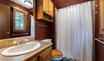 8 Robin Dr, North Kingstown, RI 02852