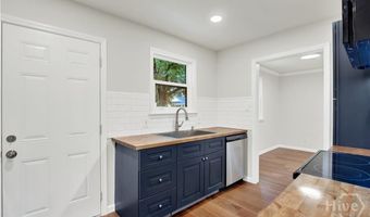 2205 Iowa St, Savannah, GA 31404