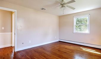 45 Countryside Dr, North Providence, RI 02904