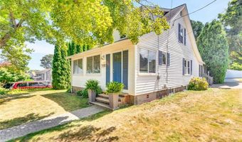 114 Rodman St, Narragansett, RI 02882