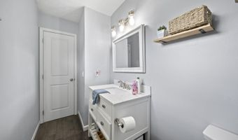 44 Ashton Dr, Ashville, OH 43103