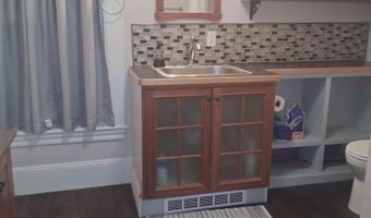 29 Whitney St, Auburn, ME 04210
