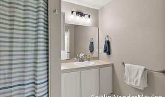 11035 Timberline Dr, Allendale, MI 49401