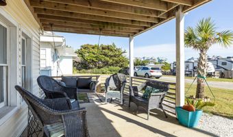 205 Barefoot Ln, Atlantic Beach, NC 28512