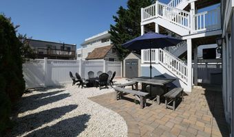 214 Iroquois Ave, Beach Haven, NJ 08008