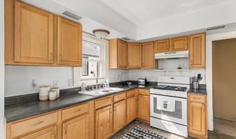1427 Mattern Ave, Des Moines, IA 50316