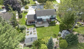 2222 Delaware Dr, Ann Arbor, MI 48103