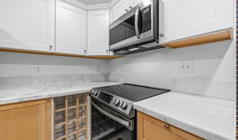 2360 S ARLINGTON RIDGE Rd, Arlington, VA 22202