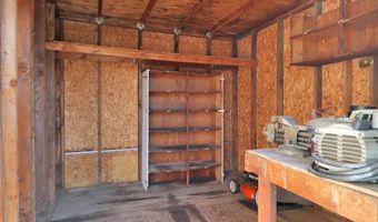5689 D St, Springfield, OR 97478