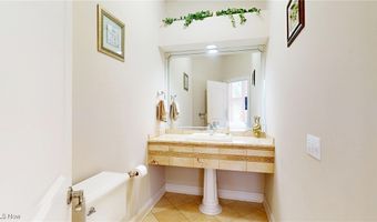 460 Berwick Cir, Aurora, OH 44202