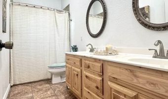 603 Oakwood Pl, Carlsbad, NM 88220