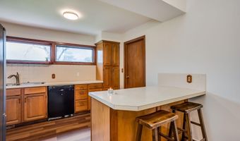 5401 E 40th St N, Bel Aire, KS 67220